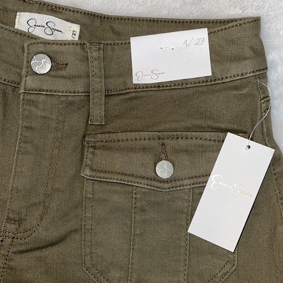 JESSICA SIMPSON Short - Picture 2 of 5